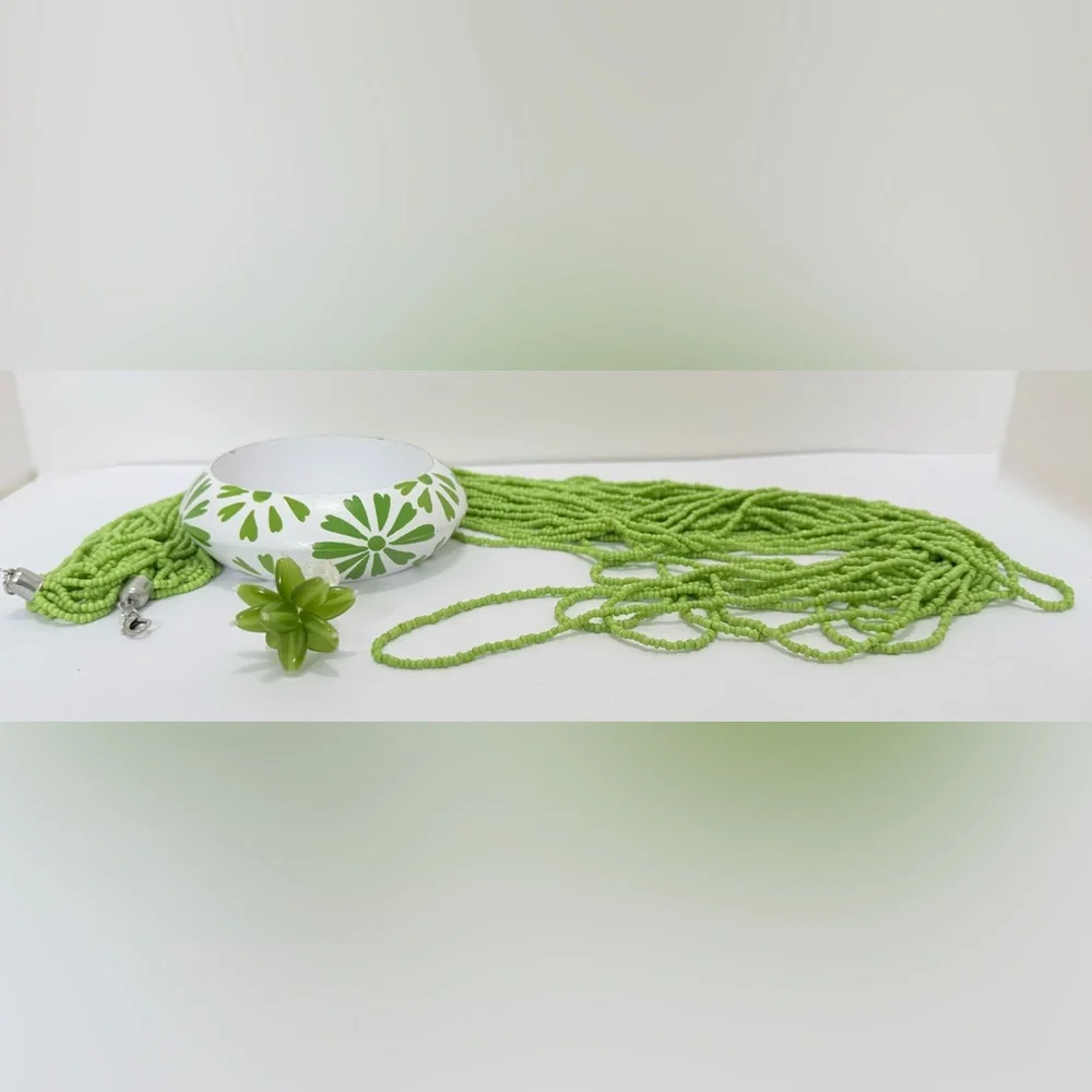 Vintage Lime Green Seed Bead Necklace with Wood Bangle Bracelet and Ring Set - Picture 2 of 2